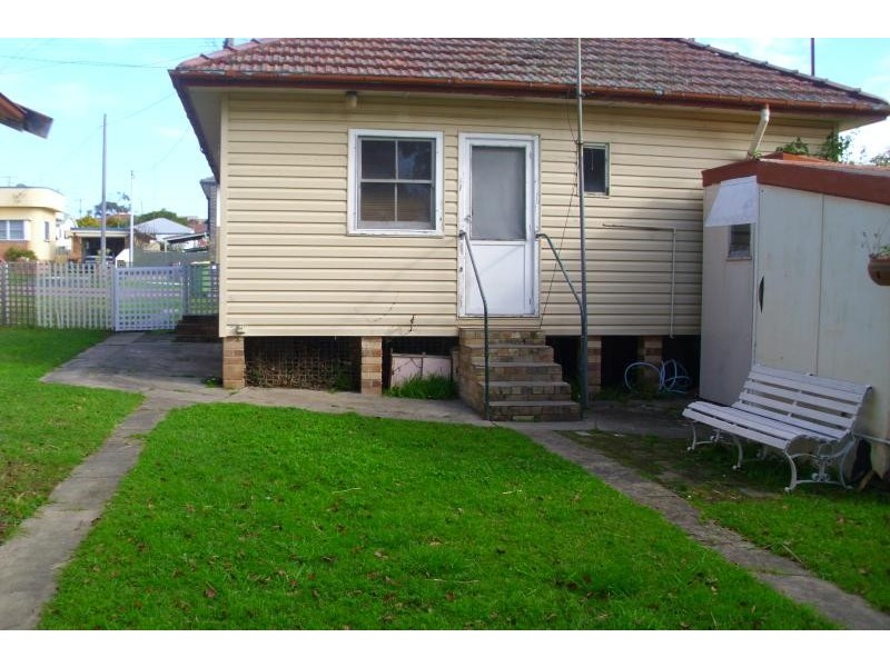 10 Campbell Ave, The Entrance NSW 2261