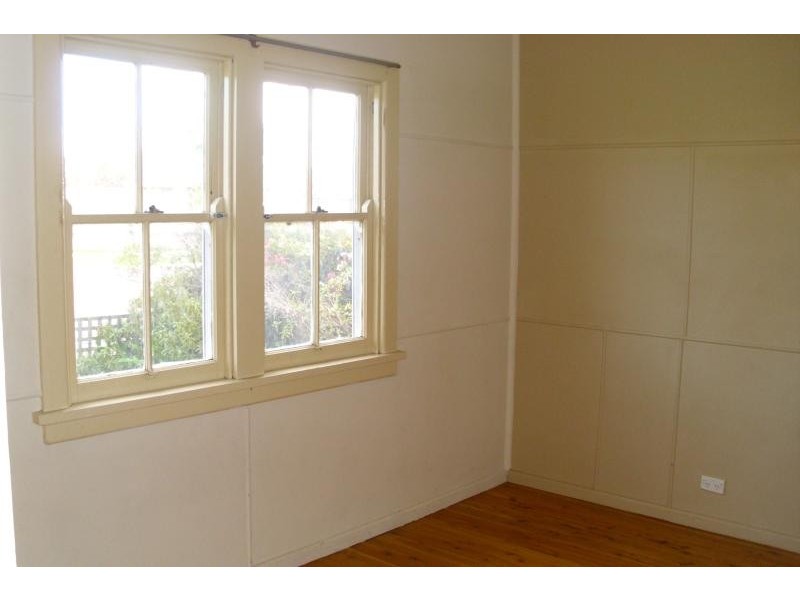 10 Campbell Ave, The Entrance NSW 2261