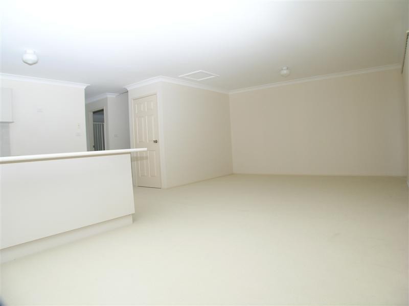 2/27 Aurora Pl, Bateau Bay NSW 2261
