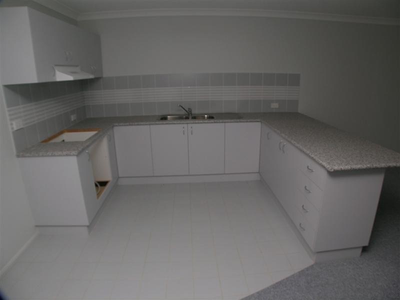 5/27 Aurora  Pl, Bateau Bay NSW 2261