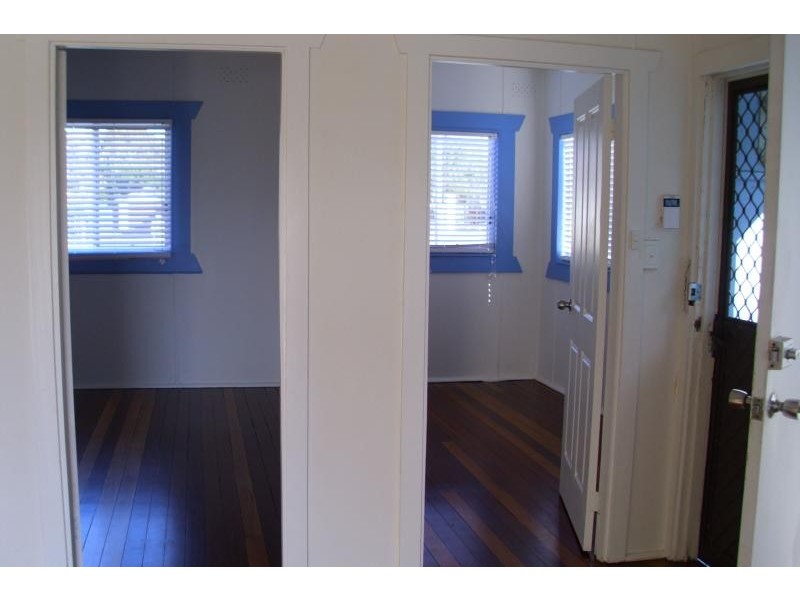 6 Moorah Rd, Blue Bay NSW 2261