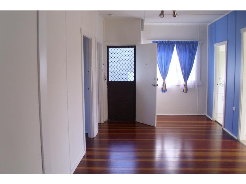 6 Moorah Ave, Blue Bay NSW 2261