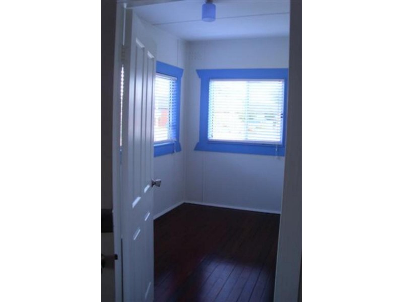 6 Moorah Ave, Blue Bay NSW 2261