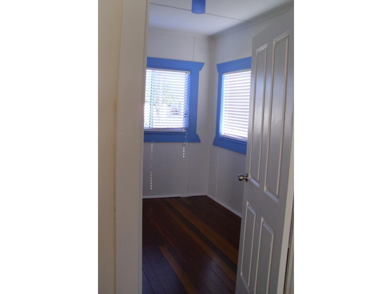 6 Moorah Ave, Blue Bay NSW 2261