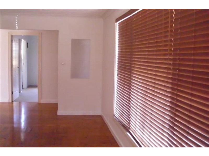 25 Robertson Rd, Killarney Vale NSW 2261