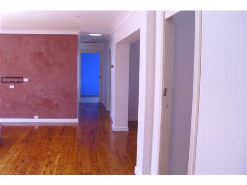 25 Robertson Rd, Killarney Vale NSW 2261