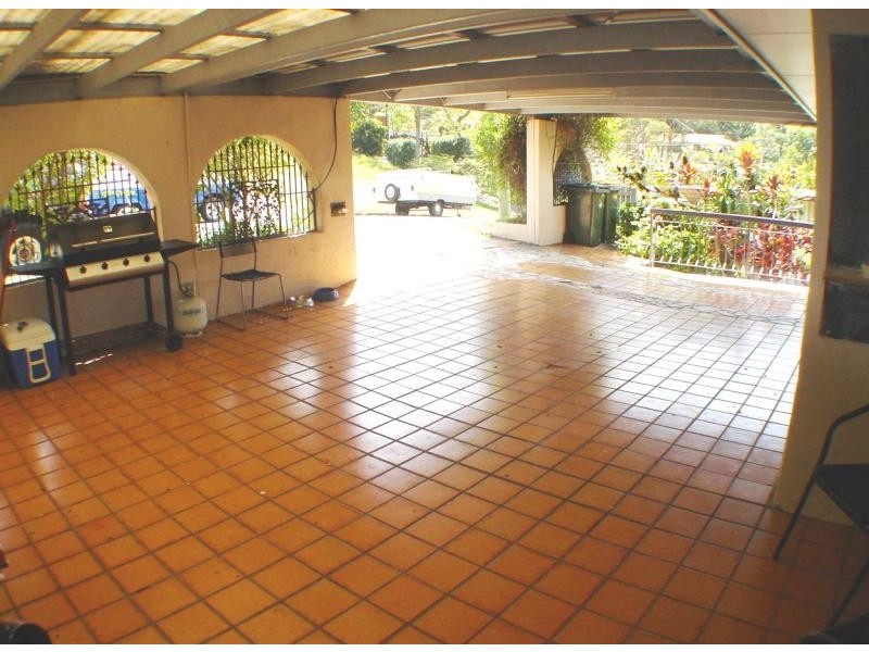 17 Dodwell St, Holland Park West QLD 4121