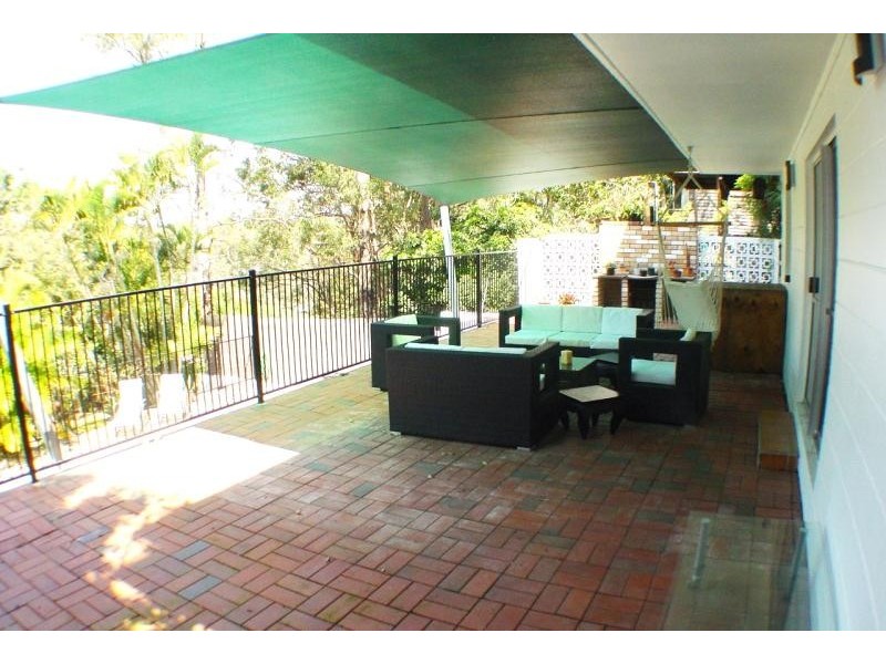 17 Dodwell St, Holland Park West QLD 4121