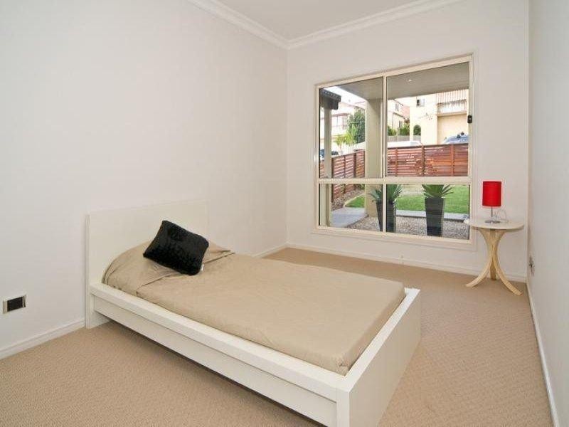 55 AMELIA  St, Coorparoo QLD 4151