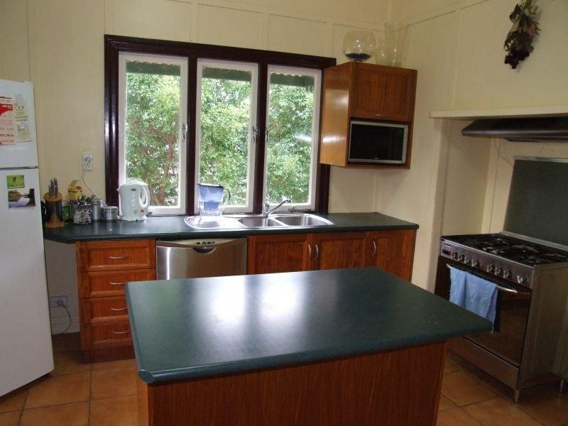 11 Rolle  St, Holland Park West QLD 4121