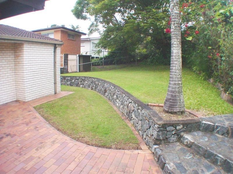 162 Bapaume  Rd, Holland Park West QLD 4121