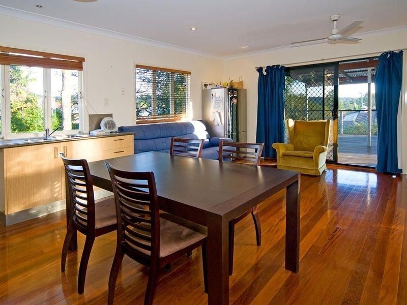 115 Nursery  Rd, Holland Park West QLD 4121