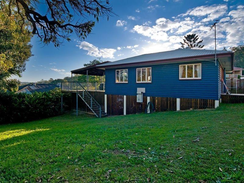 115 Nursery  Rd, Holland Park West QLD 4121