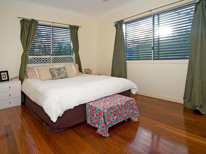 115 Nursery  Rd, Holland Park West QLD 4121