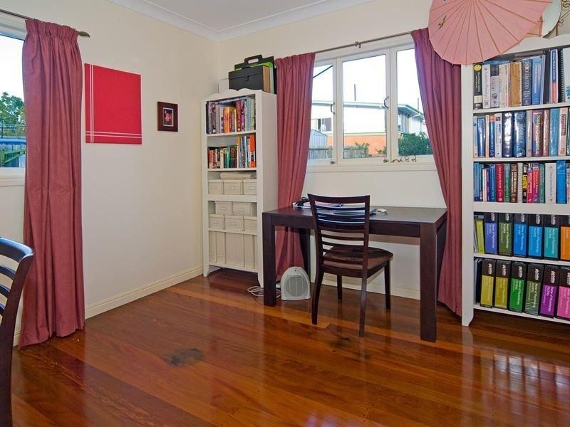 115 Nursery  Rd, Holland Park West QLD 4121