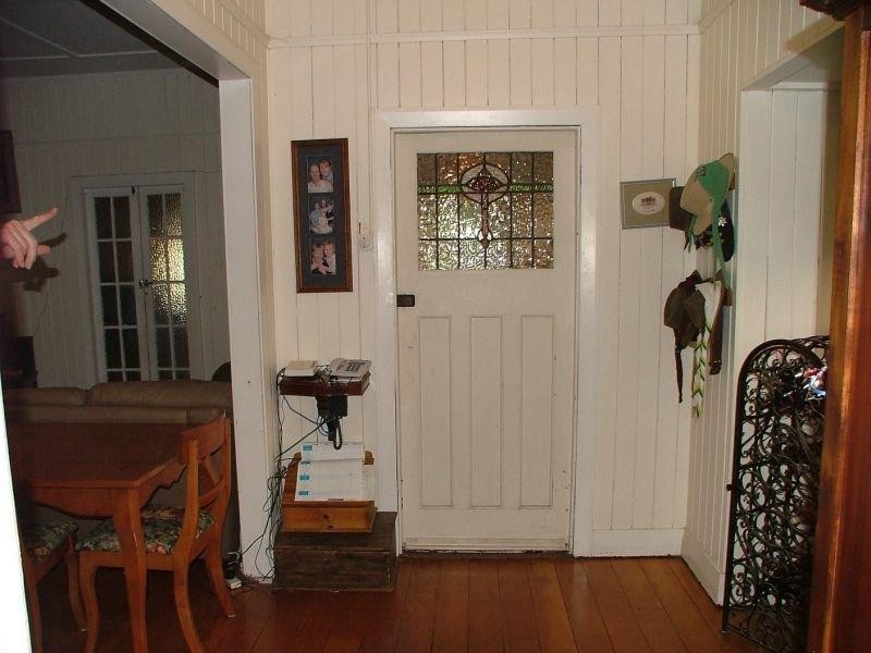 4 Fryar  St, Camp Hill QLD 4152