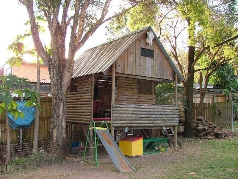 4 Fryar  St, Camp Hill QLD 4152