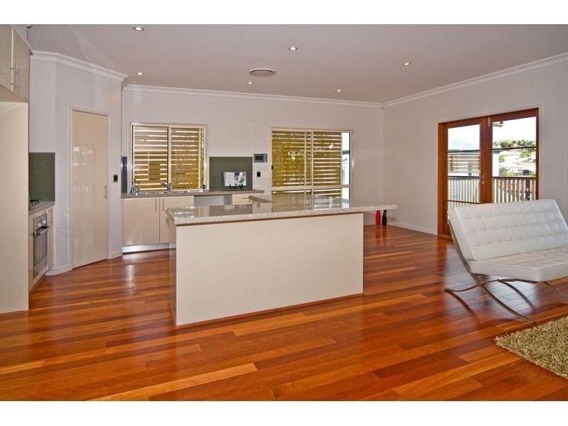 57A Amelia St, Coorparoo QLD 4151