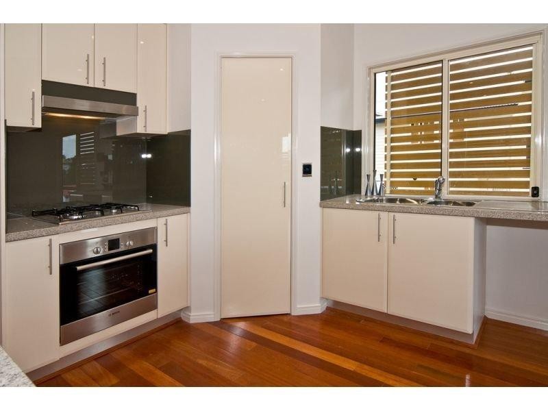 57A Amelia St, Coorparoo QLD 4151