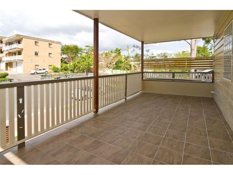 57A Amelia St, Coorparoo QLD 4151