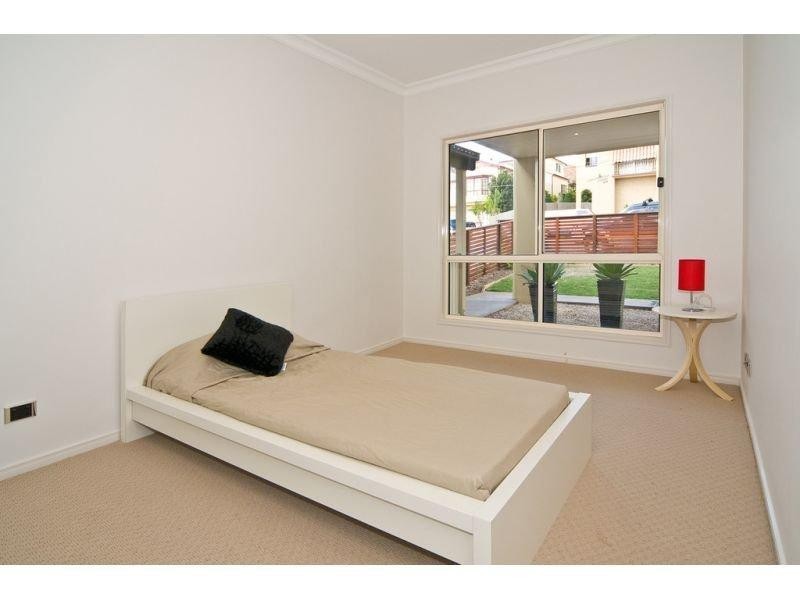 57A Amelia St, Coorparoo QLD 4151