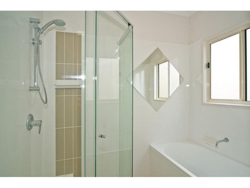 57A Amelia St, Coorparoo QLD 4151