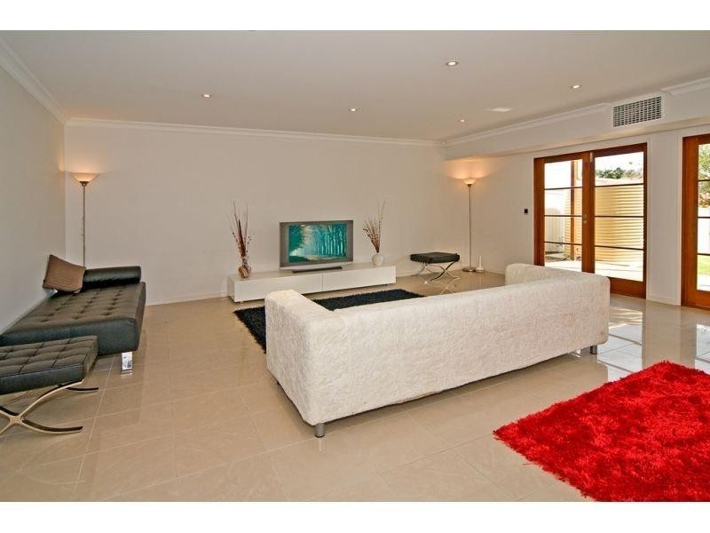 57A Amelia St, Coorparoo QLD 4151