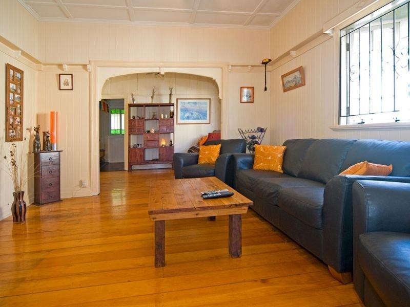 688 Logan  Rd, Greenslopes QLD 4120