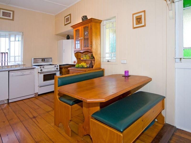 688 Logan  Rd, Greenslopes QLD 4120