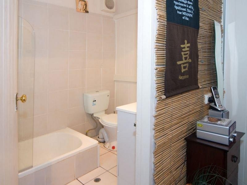 688 Logan  Rd, Greenslopes QLD 4120