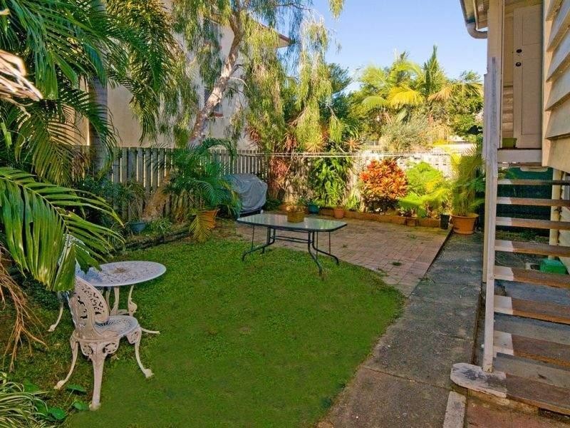 688 Logan  Rd, Greenslopes QLD 4120