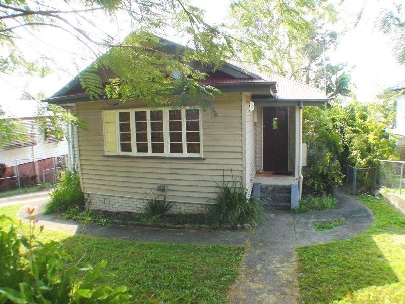 22 Buzacott St, Carina Heights QLD 4152