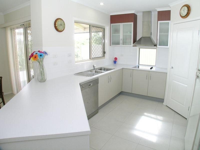 17 Avonlea Pl, Eight Mile Plains QLD 4113