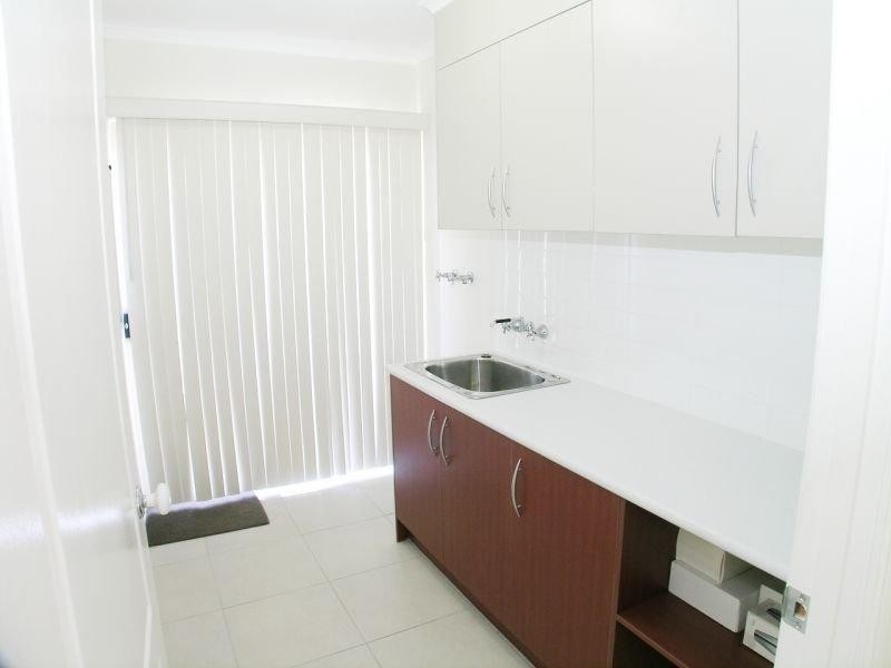 17 Avonlea Pl, Eight Mile Plains QLD 4113