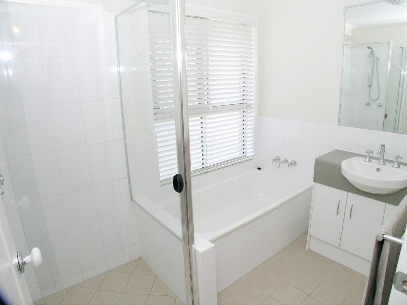 17 Avonlea Pl, Eight Mile Plains QLD 4113