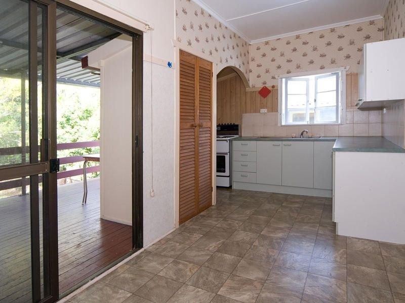 295 Nursery Rd, Holland Park QLD 4121