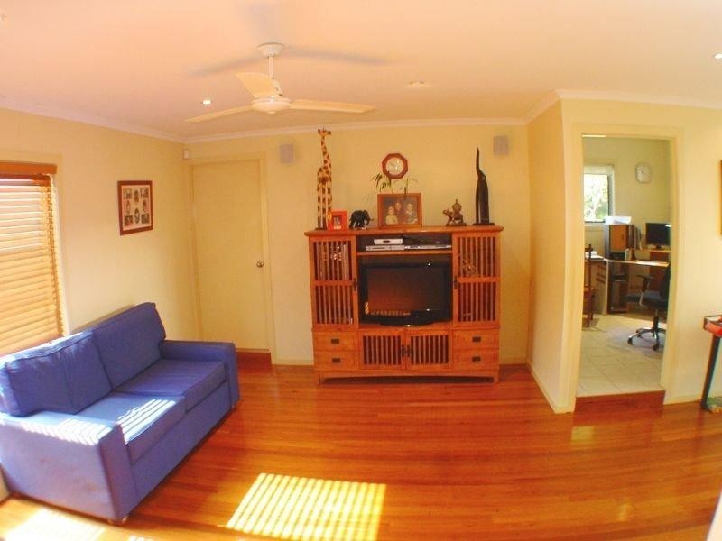 26 Donegal St, Kuraby QLD 4112