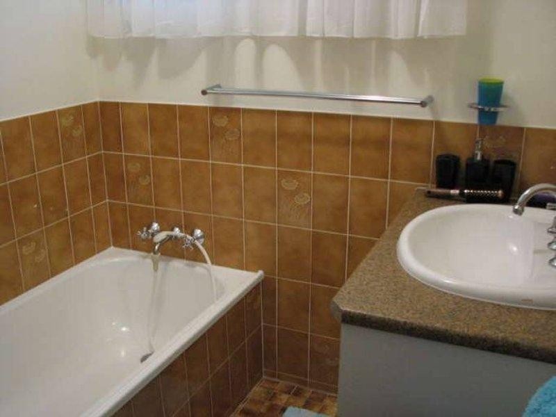 6 Onak Ct, Springwood QLD 4127