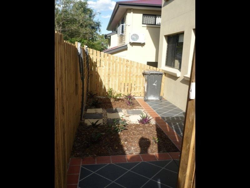 9/269 Nursery Rd, Holland Park QLD 4121