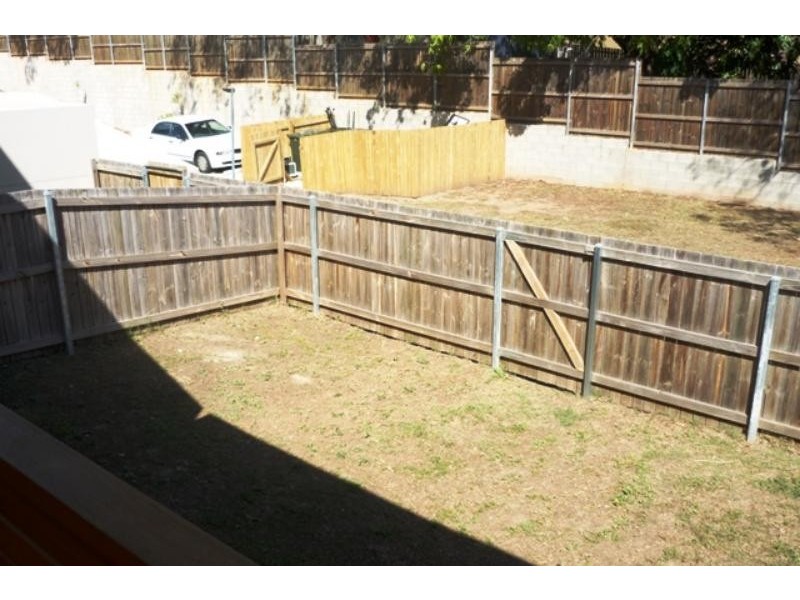 9/269 Nursery Rd, Holland Park QLD 4121