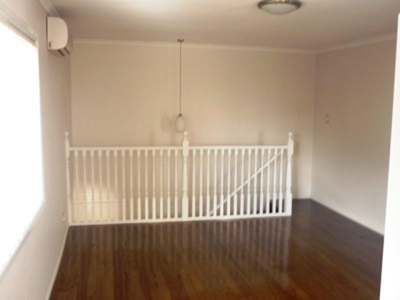 1/8 Cambridge  St, Carina Heights QLD 4152