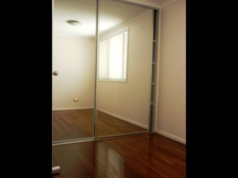 1/8 Cambridge  St, Carina Heights QLD 4152