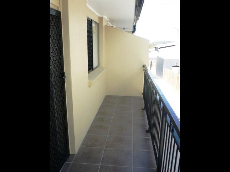 1/8 Cambridge  St, Carina Heights QLD 4152