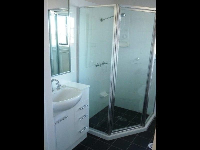 2/9 Monmouth  St, Morningside QLD 4170