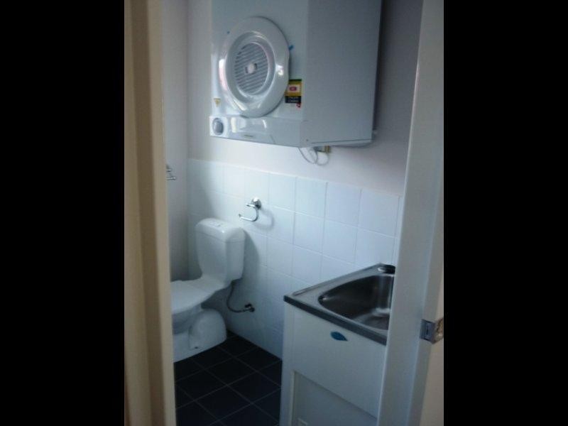 2/9 Monmouth  St, Morningside QLD 4170