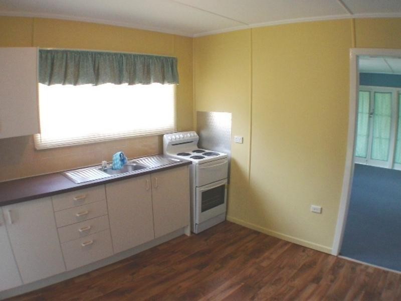 2/66 Harold St, Holland Park QLD 4121