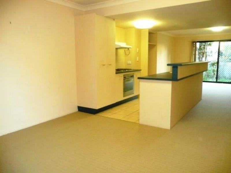 7/21 Boongal St, Coorparoo QLD 4151