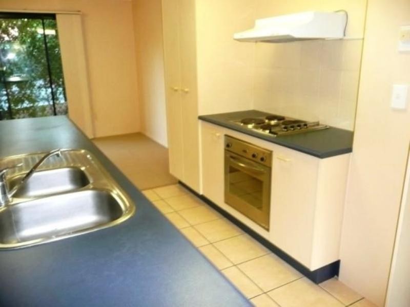 7/21 Boongal St, Coorparoo QLD 4151