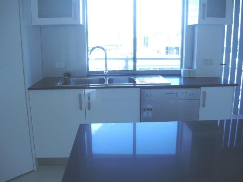 9/213 Wellington St, East Brisbane QLD 4169