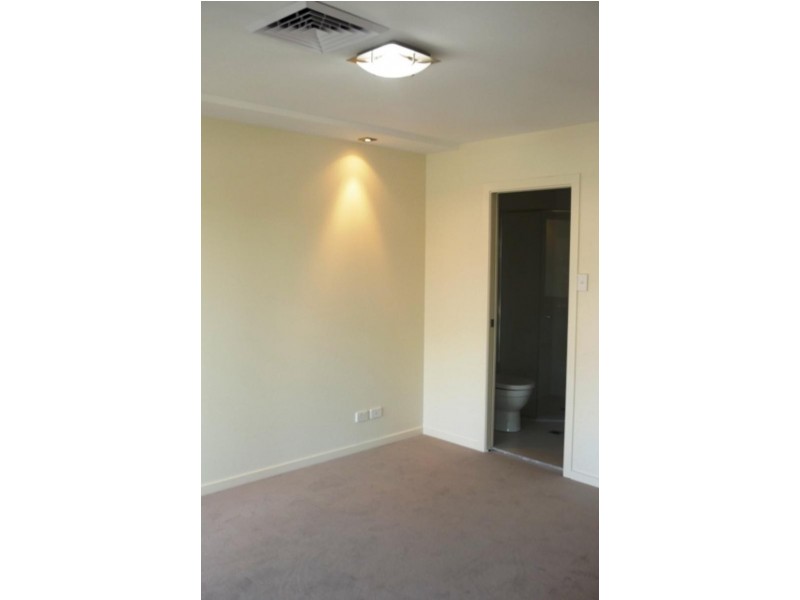 9/213 Wellington St, East Brisbane QLD 4169